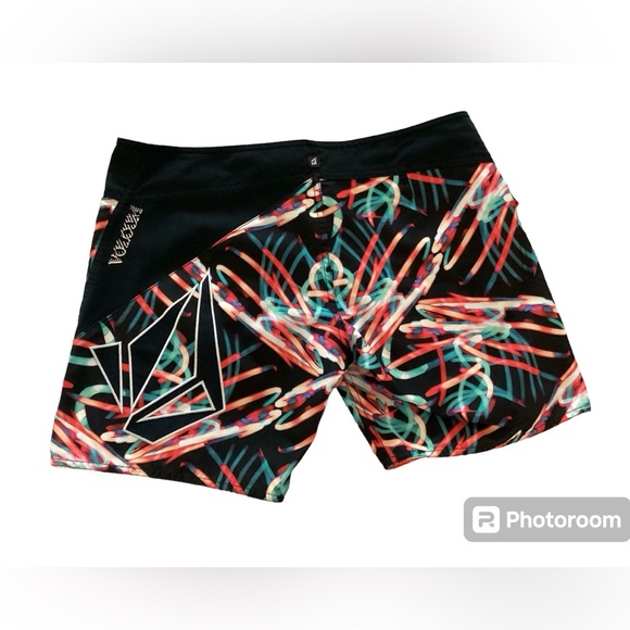 Volcom Miss Mod womens board shorts swim boardshorts black size 7 - Picture 2 of 7